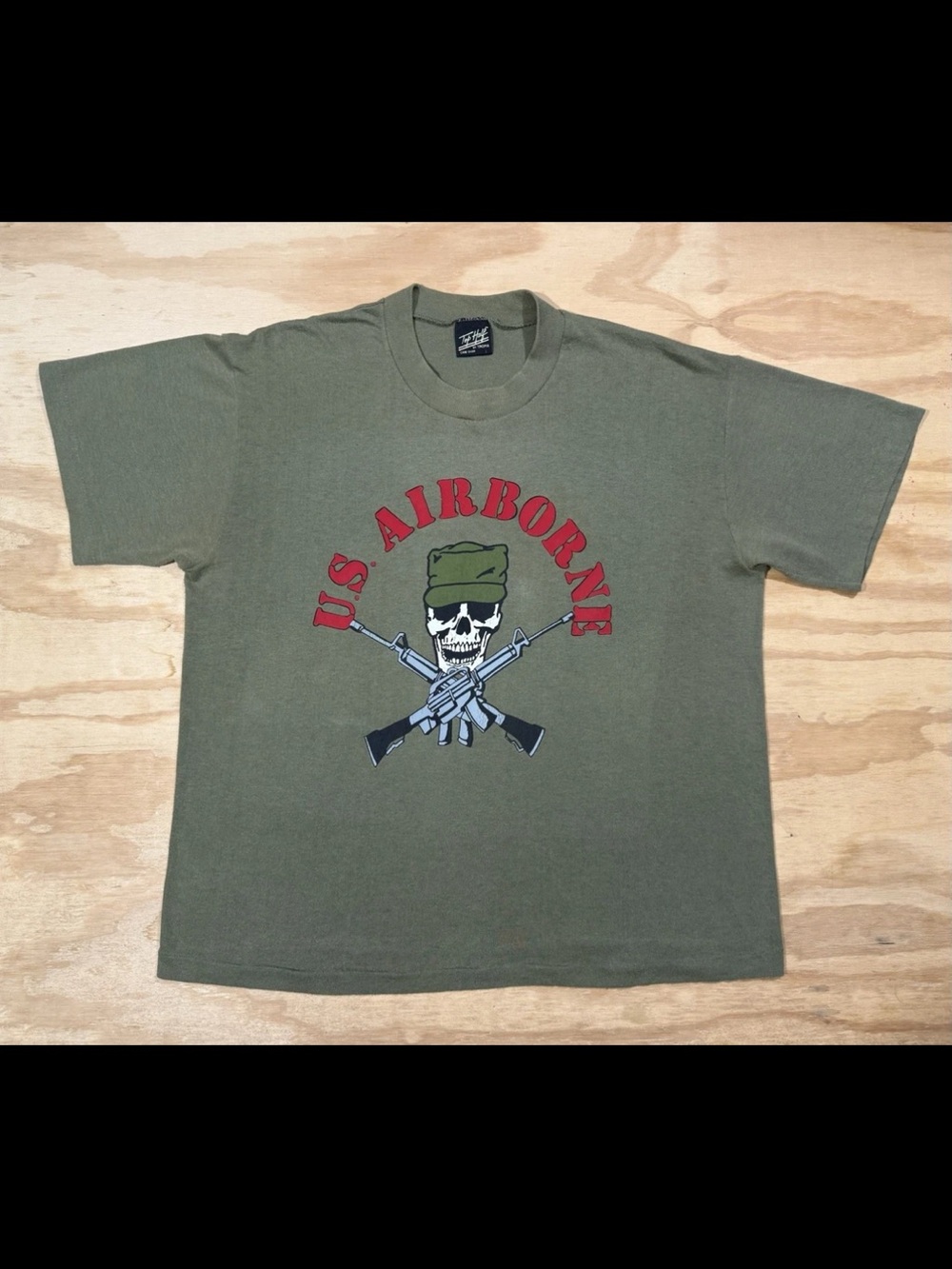 Vintage 80s US Army Airborne Skull Guns Graphic T-Shirt Thin Single-Stitch